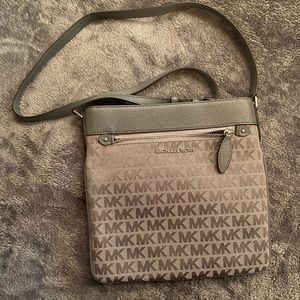 Michael Kors Cross Bag